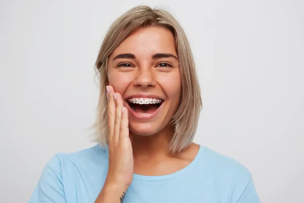 Dentist_Scottsdale_AZ_Women_With_Braces_Smiling Dentist_Scottsdale_AZ_Women_With_Braces_Smiling